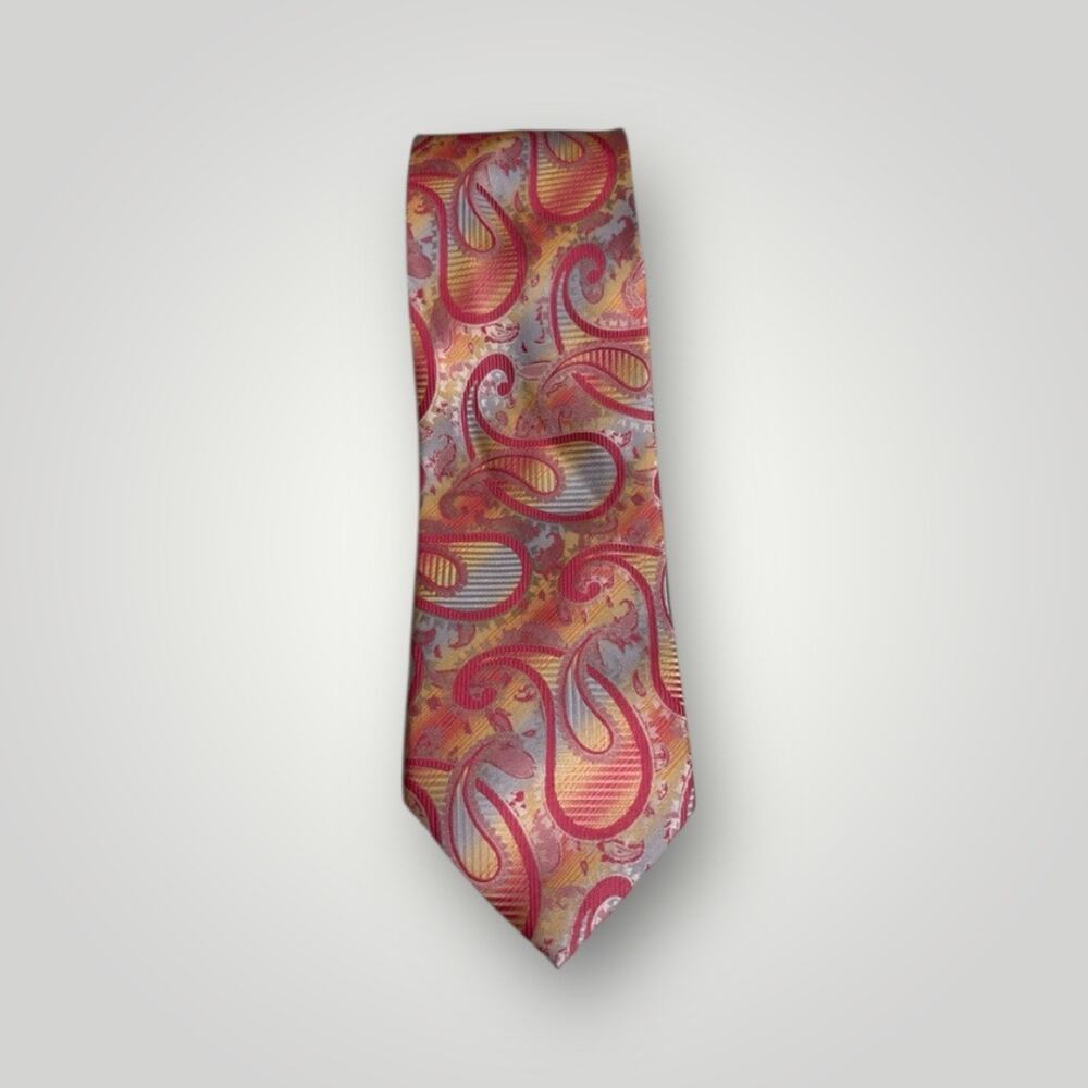 Avanti Uomo mens tie pink paisley